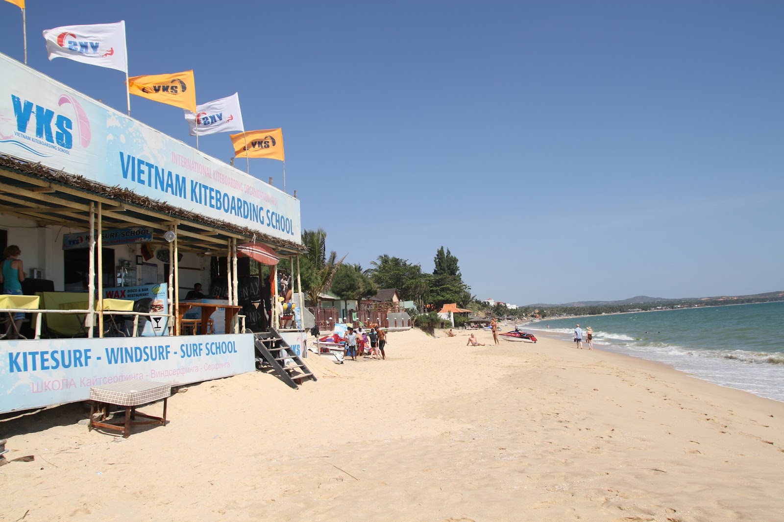 Vietnam Kiteboarding School (VKS) kitesurfing school in phan thiet