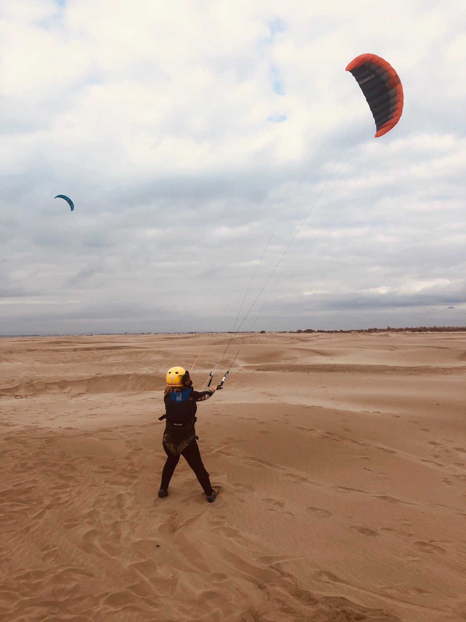 Monki Kitesurf School kitesurfing school in france south coast