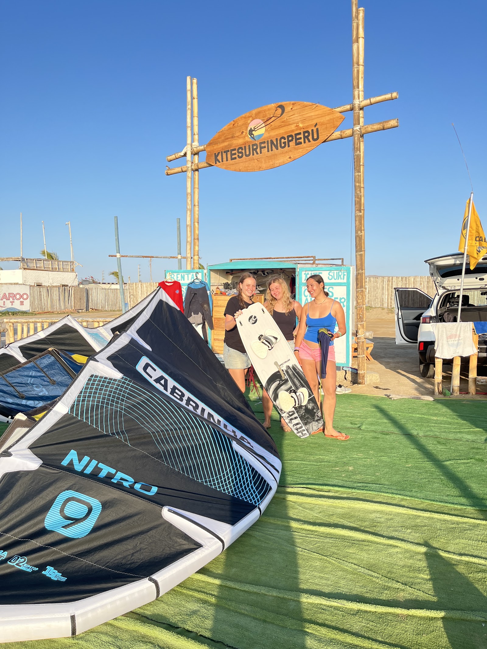 KitesurfingPeru kitesurfing school in Peru South — photo 2