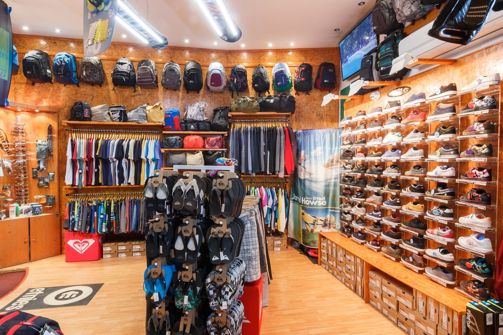 Wave Surf, Skate & Snowboard Shop kitesurfing school in Croatia — photo 2