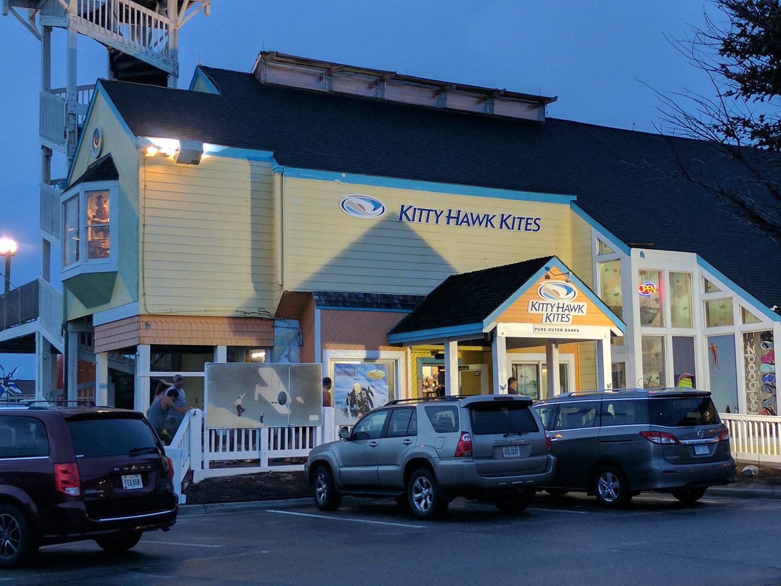 Kitty Hawk Kites kitesurfing shop in north carolina