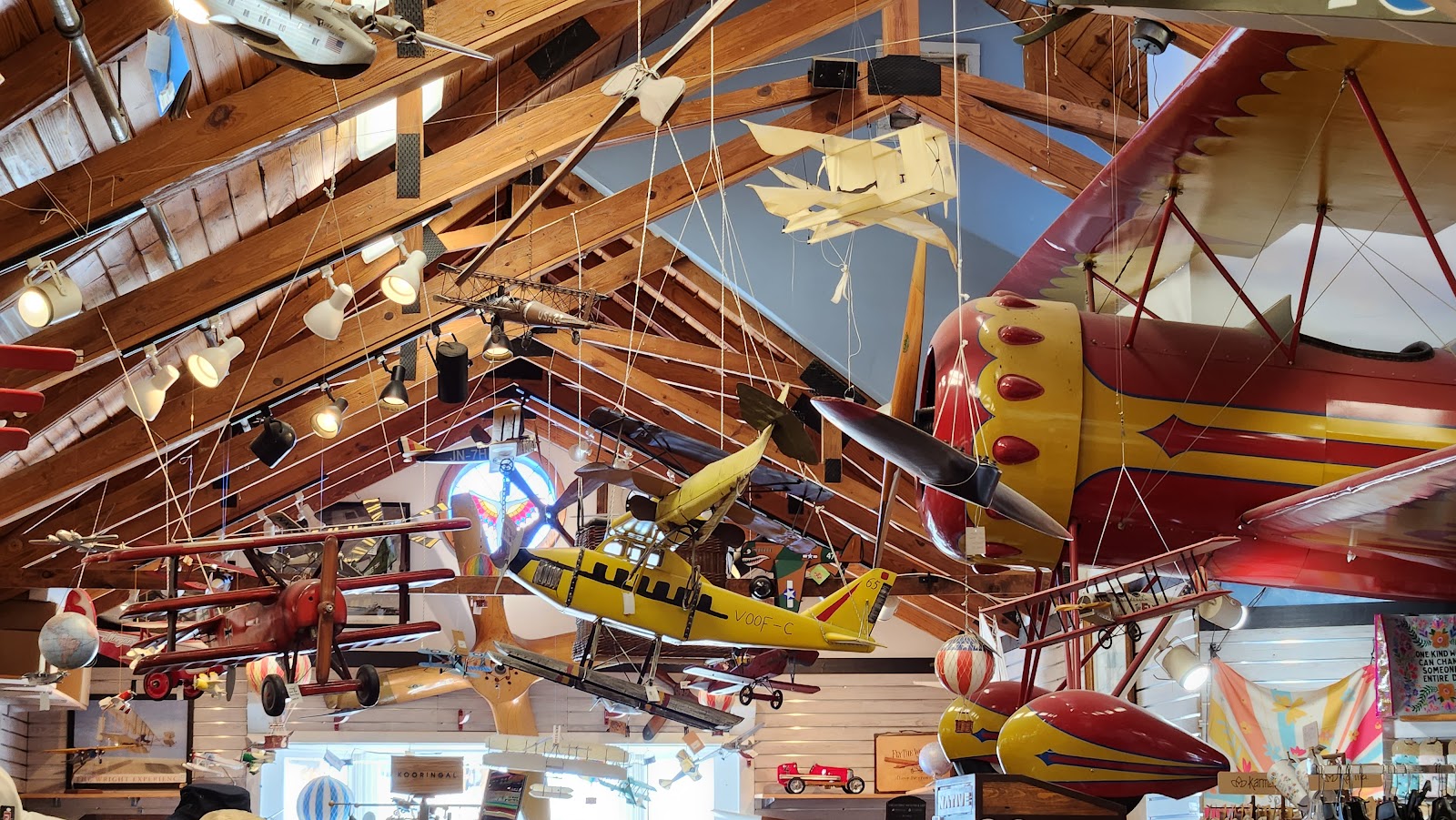 Kitty Hawk Kites kitesurfing shop in North Carolina — photo 3