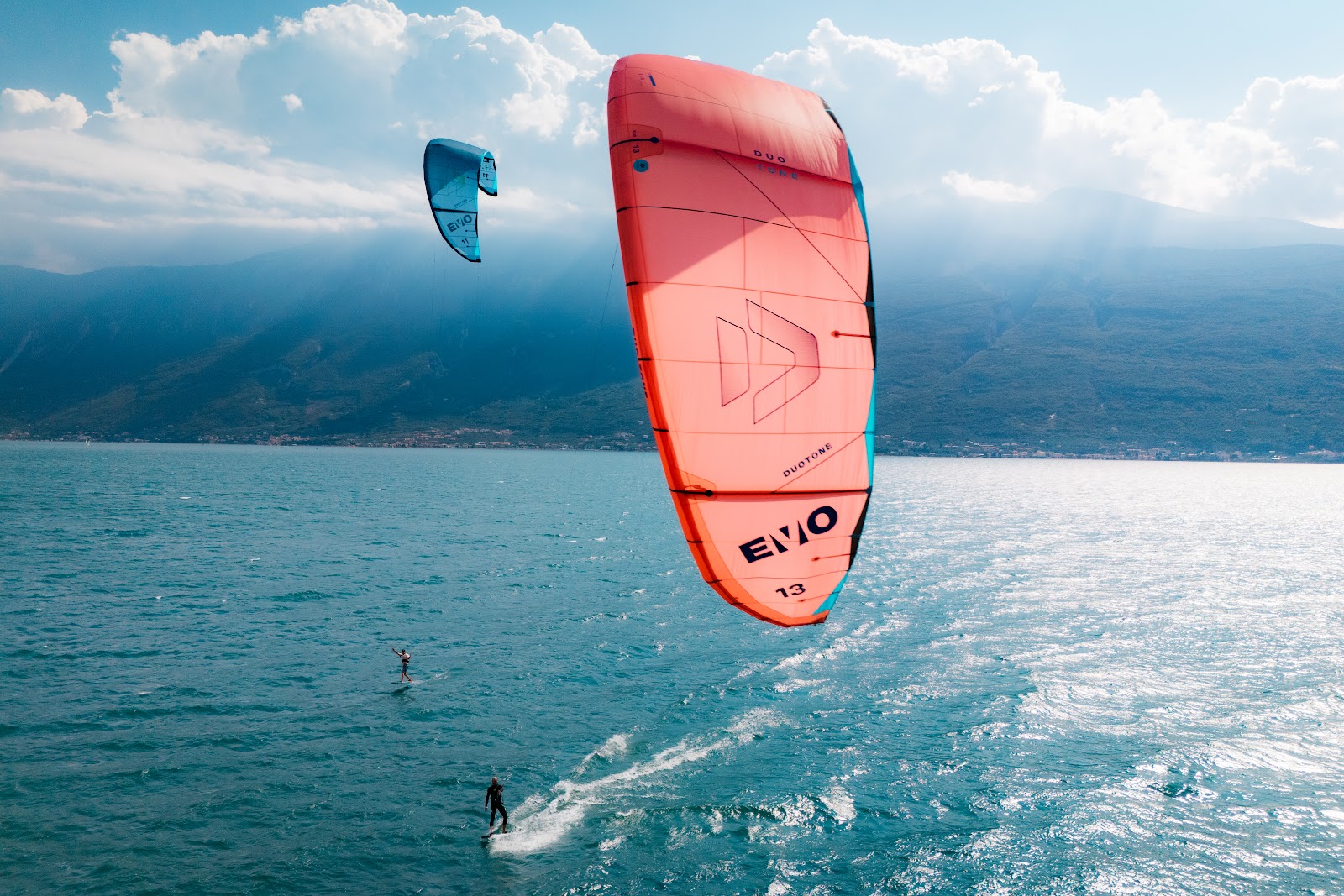 Avid Kiteboarding kitesurfing school in lake garda