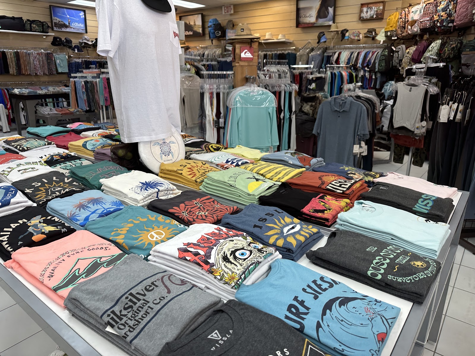 Blue Wave Surf Shop kitesurfing shop in Cayman Islands — photo 3