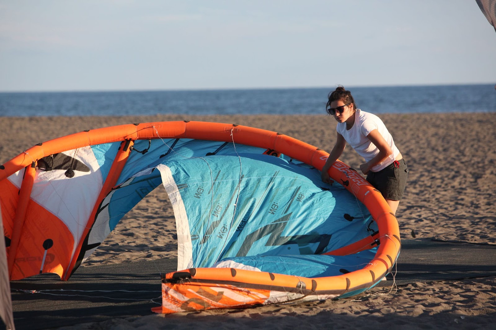 Kiteloop - Kitesurfing and Wing foil lessons in Montenegro kitesurfing school in montenegro