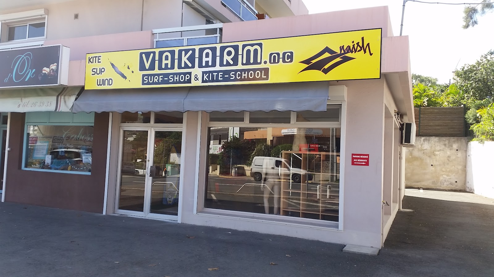 Vakarm Nouméa Surfshop kitesurfing school in New Caledonia — photo 3