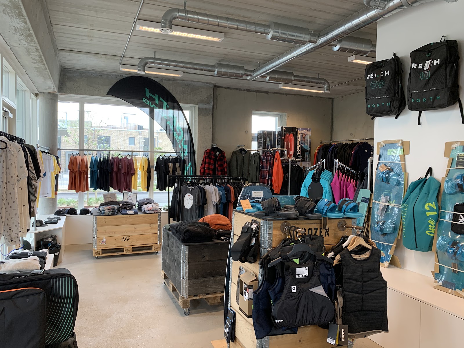 Frozen Palm Tree - Kitesurfing kursus & butik kitesurfing school in Baltic Sea — photo 3