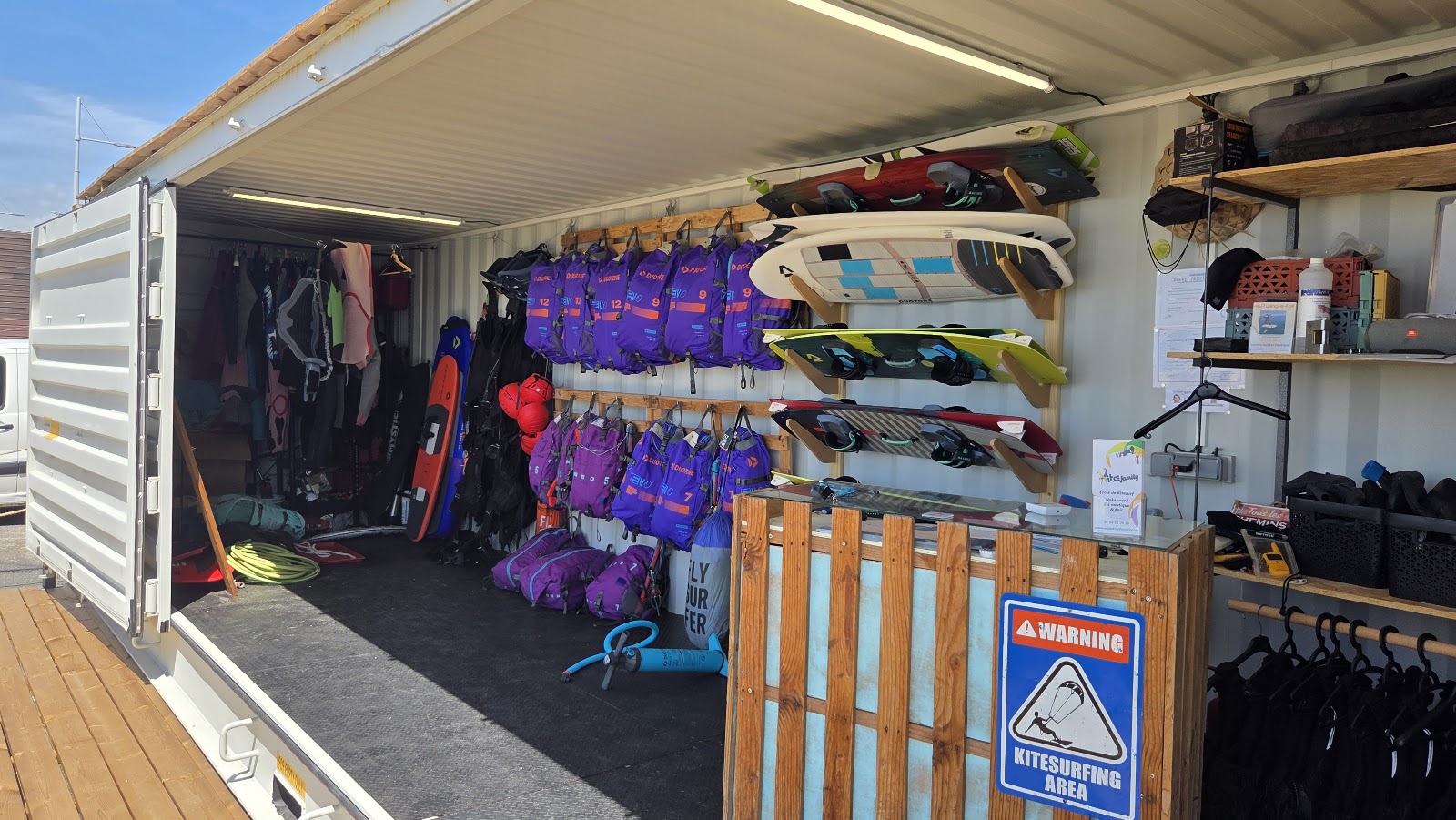 Kite Family kitesurfing school in france south coast