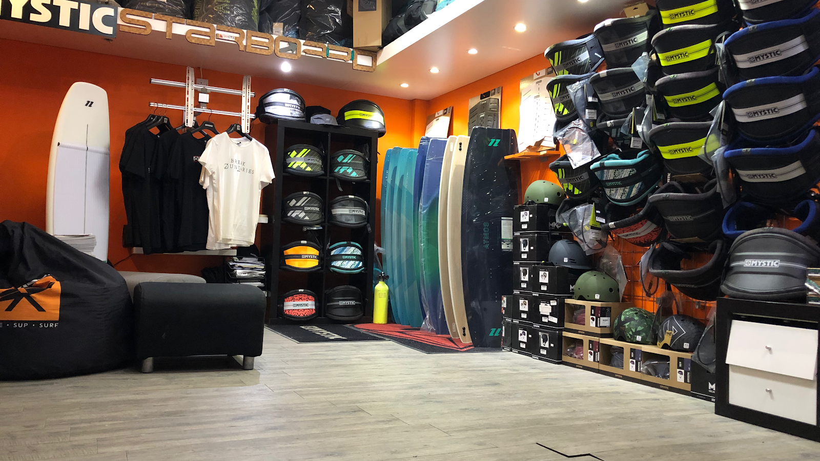 DUKITE -Kitesurf-paddle-wing foil destination store kitesurfing shop in persian gulf