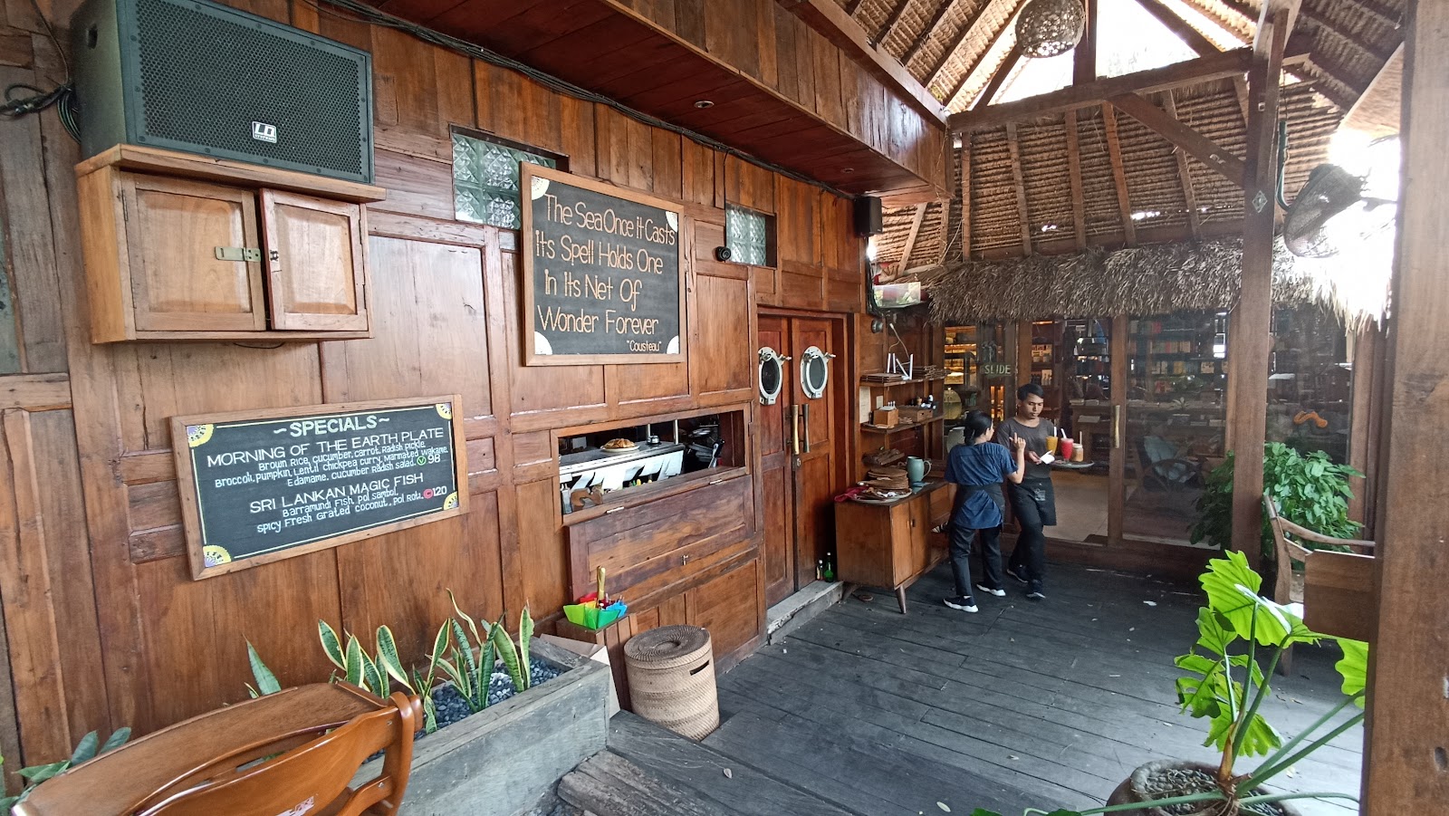 Drifter Surf Shop & Cafe - Uluwatu kitesurfing shop in indonesia