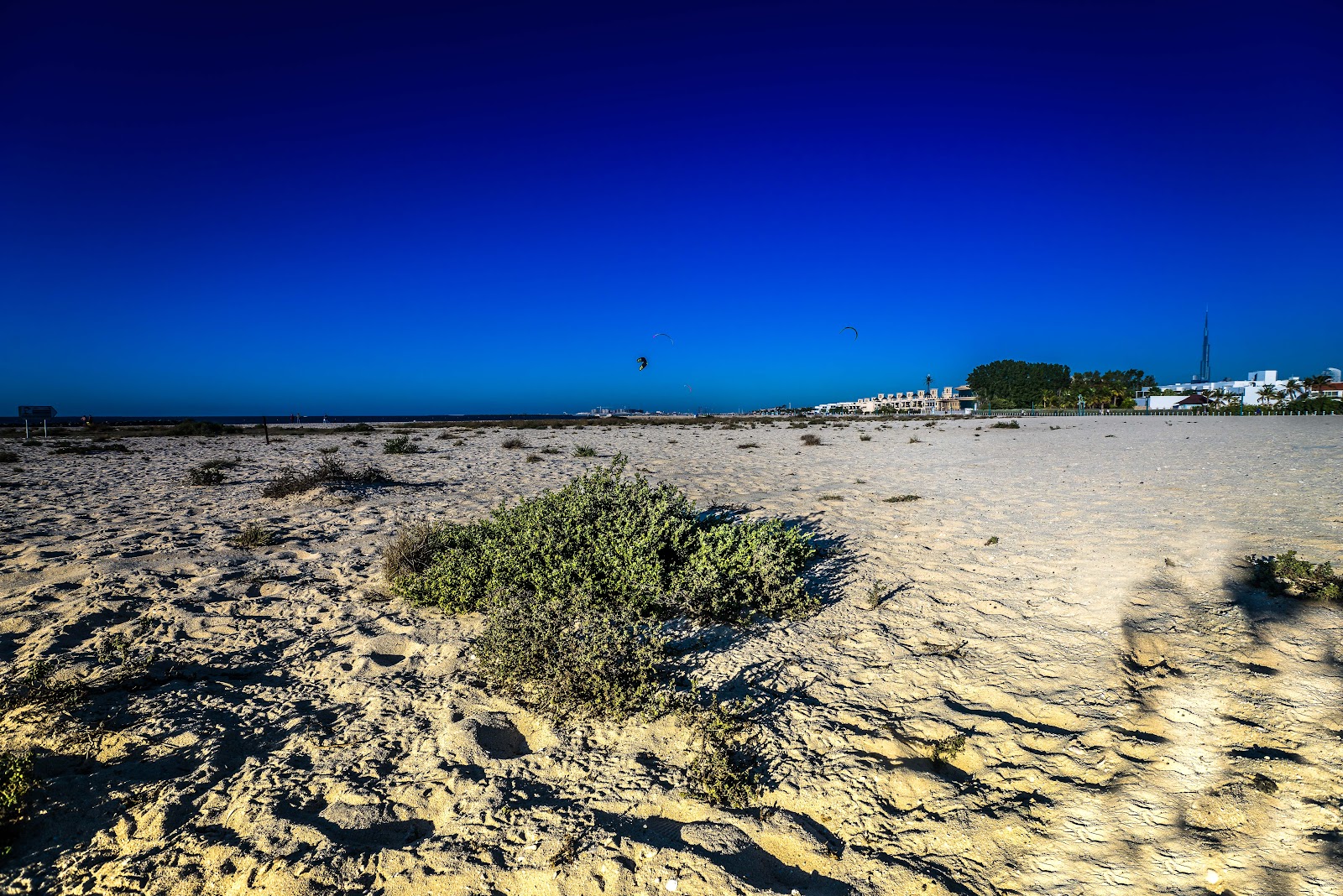 Dubai Kitesurfing Club kitesurfing school in Persian Gulf — photo 2