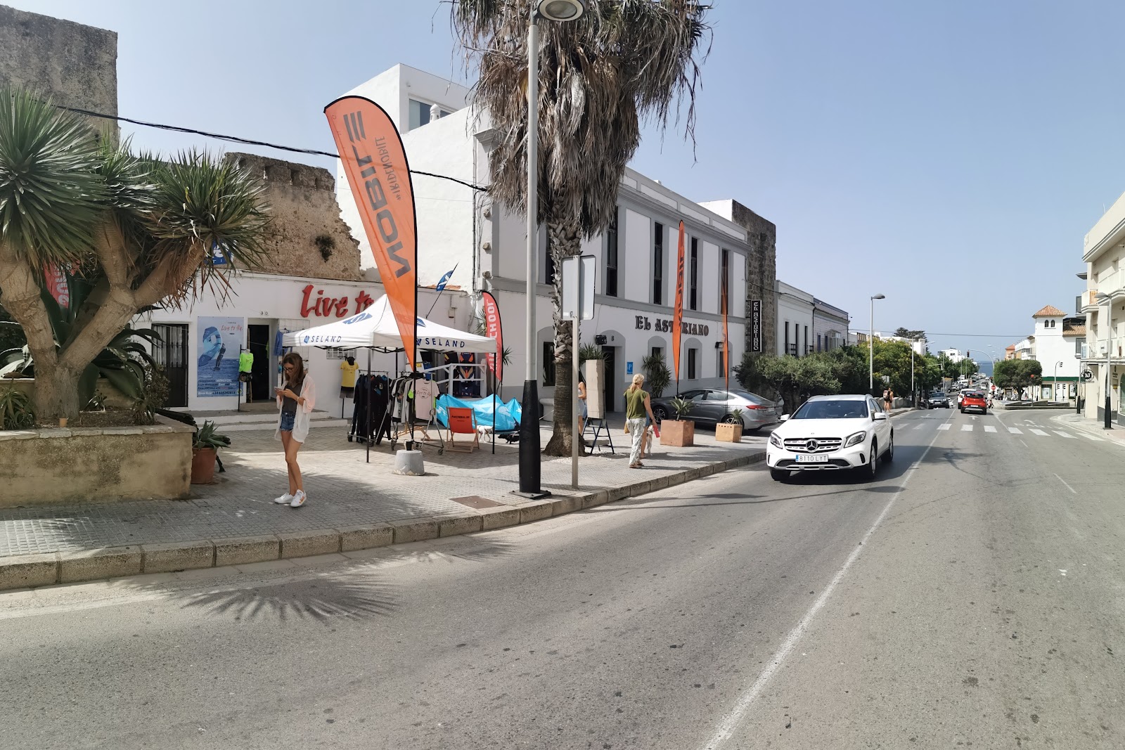 Live to Fly Kitesurf Tarifa kitesurfing shop in Tarifa — photo 2