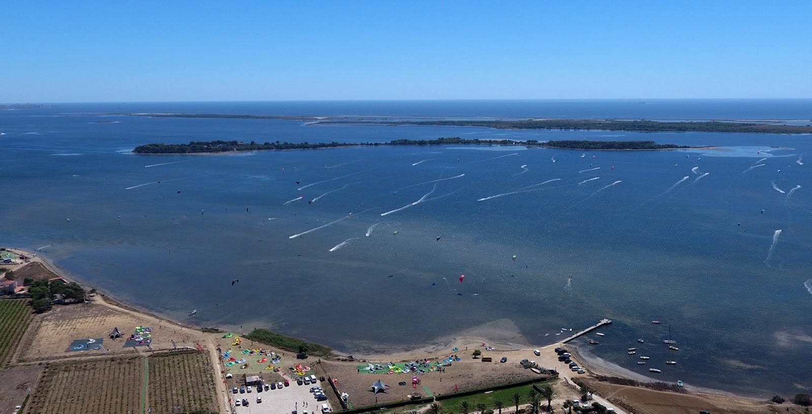Flow Kitesurf School Sicily - Stagnone, Marsala kitesurfing shop in sicily