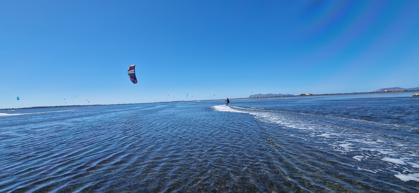 Flow Kitesurf School Sicily - Stagnone, Marsala kitesurfing shop in Sicily — photo 3