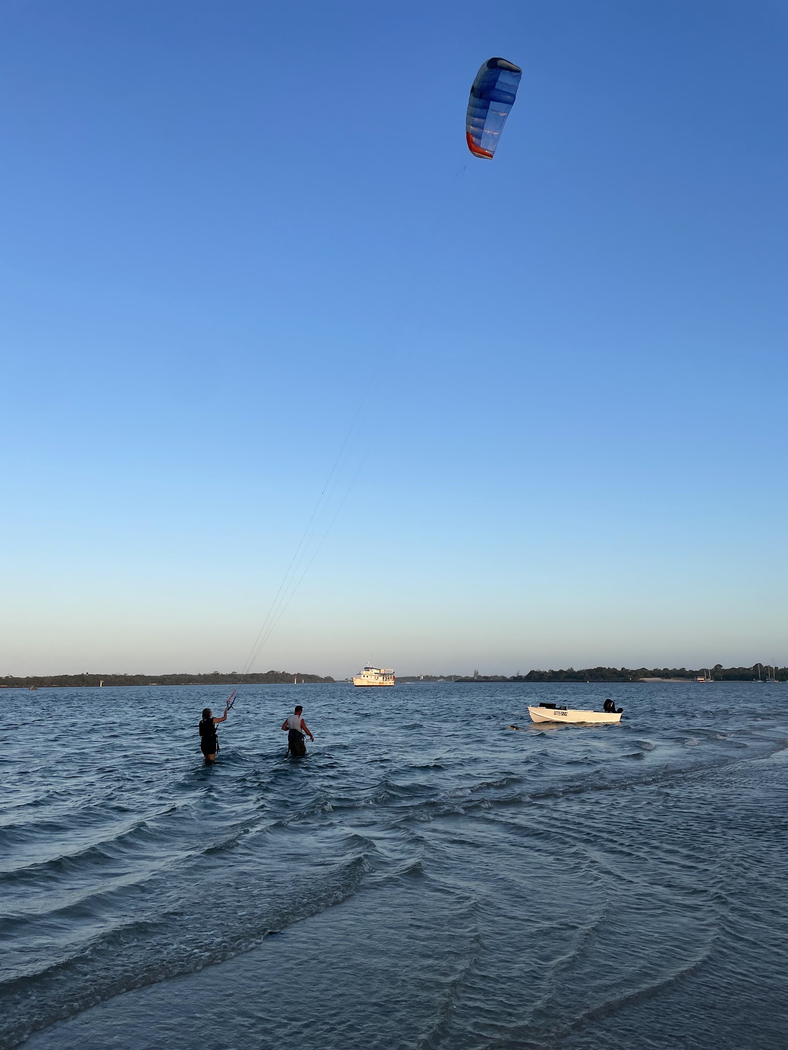 LEARN TO KITESURF GOLD COAST kitesurfing school in Brisbane & Gold Coast — photo 2