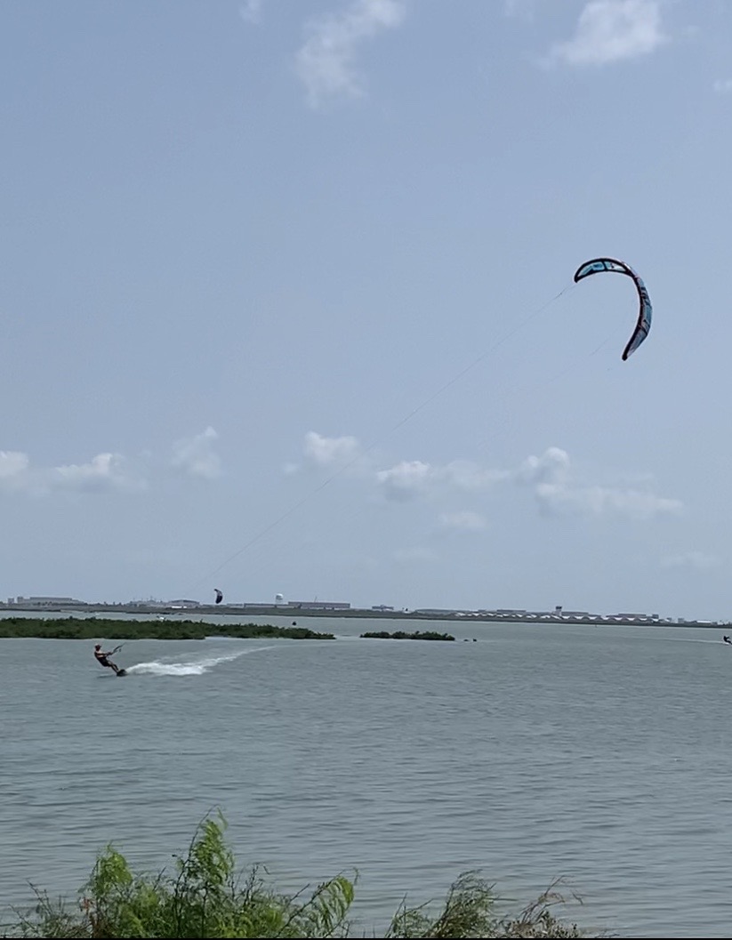 Kite & Wing Academy kitesurfing school in Texas — photo 2