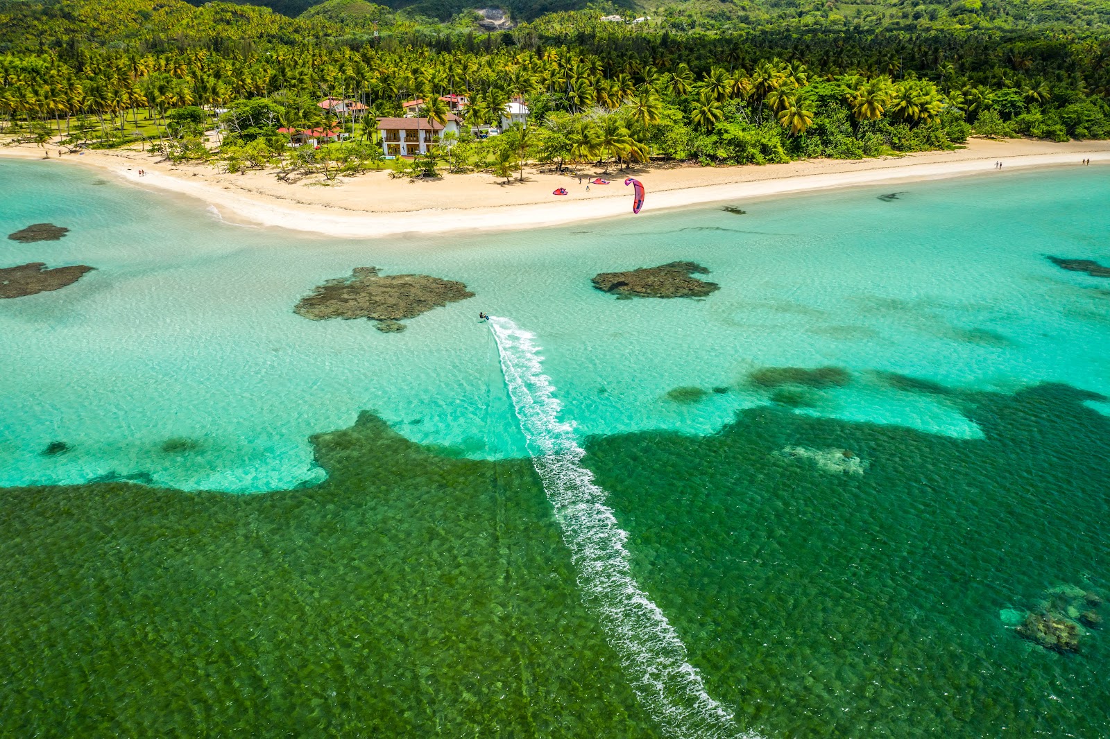 Kitesurf - Kiteworld Las Terrenas kitesurfing school in dominican republic