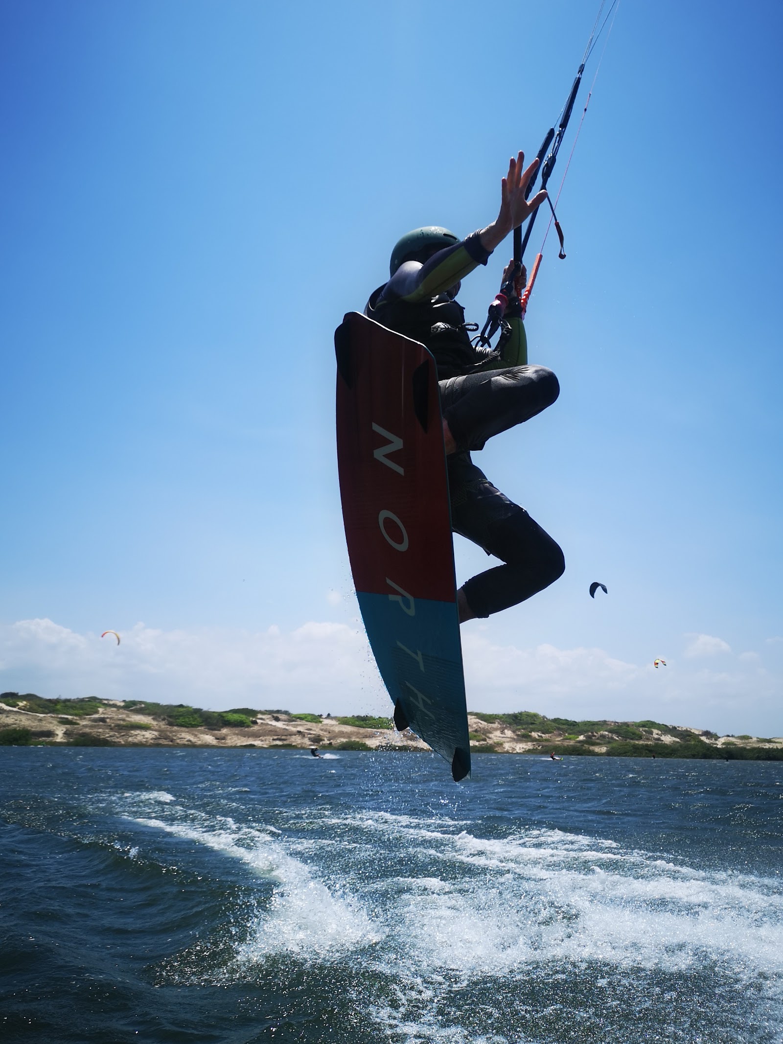 KITEFUN AG - Kitereisen & Kiteschulungen kitesurfing school in Urnersee — photo 3