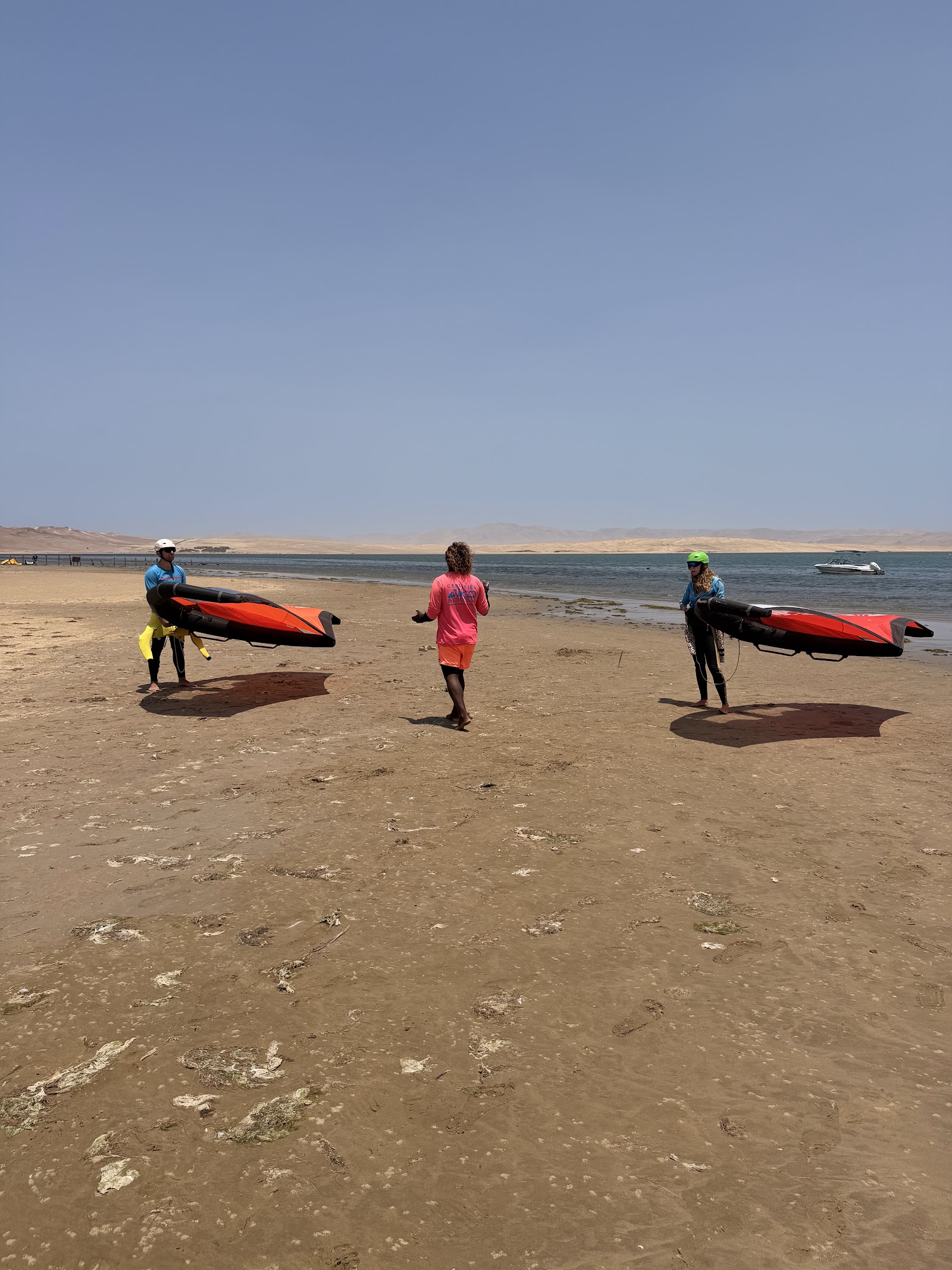 Kangaroo Kite Peru | Wingfoil & Kitesurfing School & Rentals | Paracas - Perú kitesurfing school in peru south