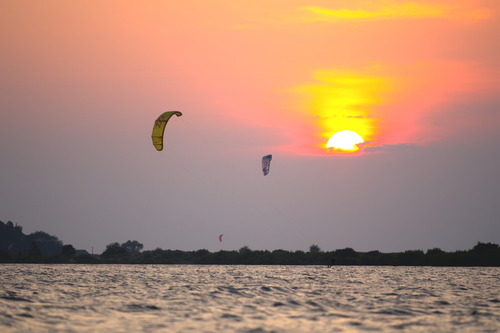 DE SILVA Kite School Kalpitiya Sri Lanka - North Kiteboarding Test Center - Wing Foil School - Windsurf kitesurfing school in sri lanka