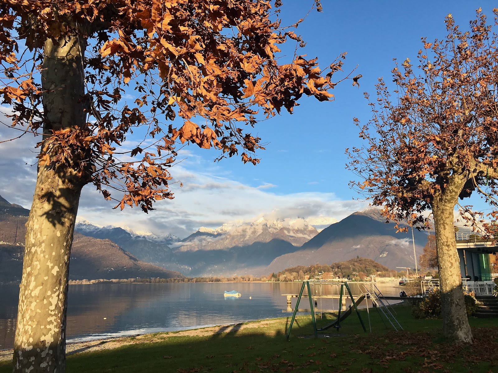 Kitesurf Windsurf scuola Lago di Como GLOBE KITER kitesurfing school in lake como