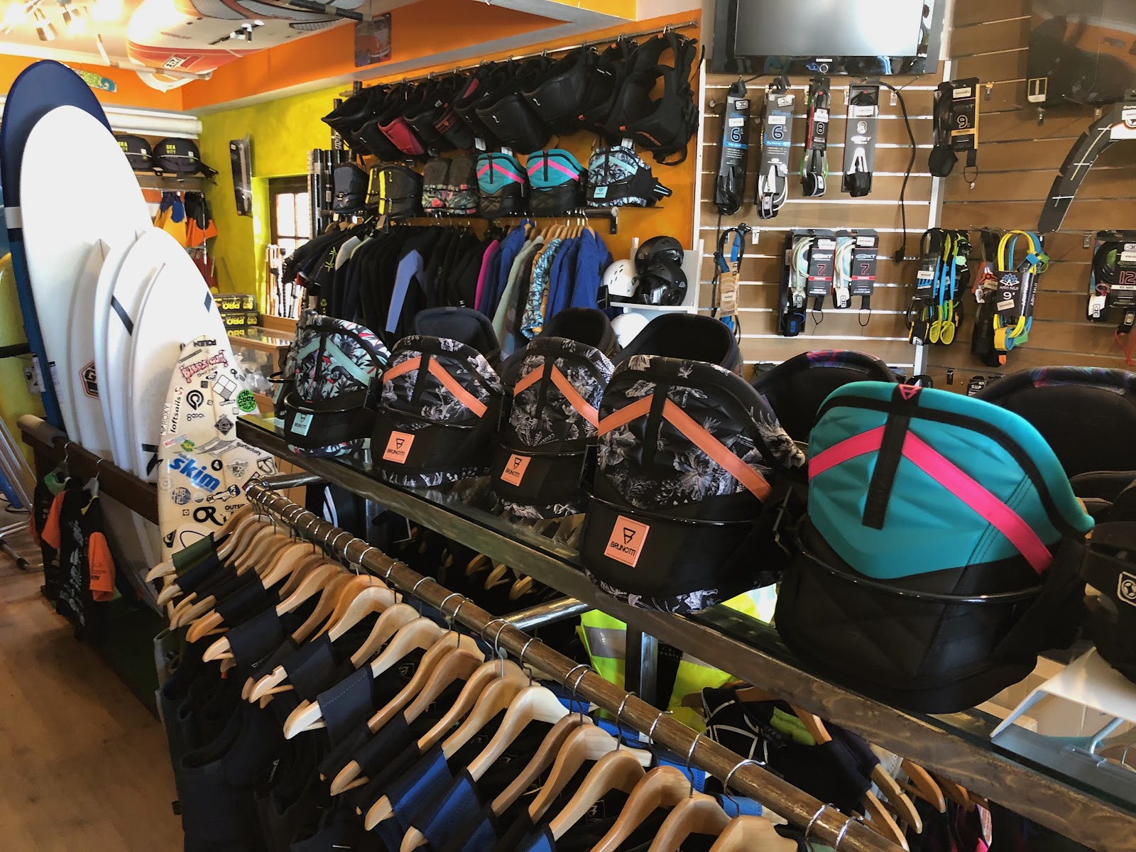 Guincho Wind Factory kitesurfing shop in Portugal — photo 3